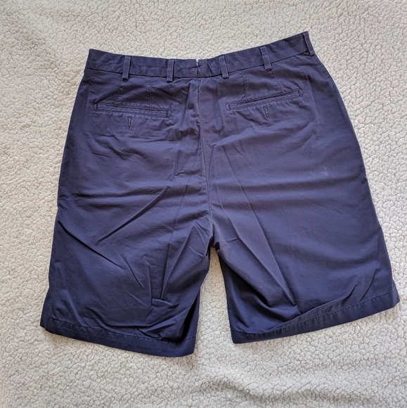 Navy Peter Millar men's shorts (sz 33) - Picture 3 of 5